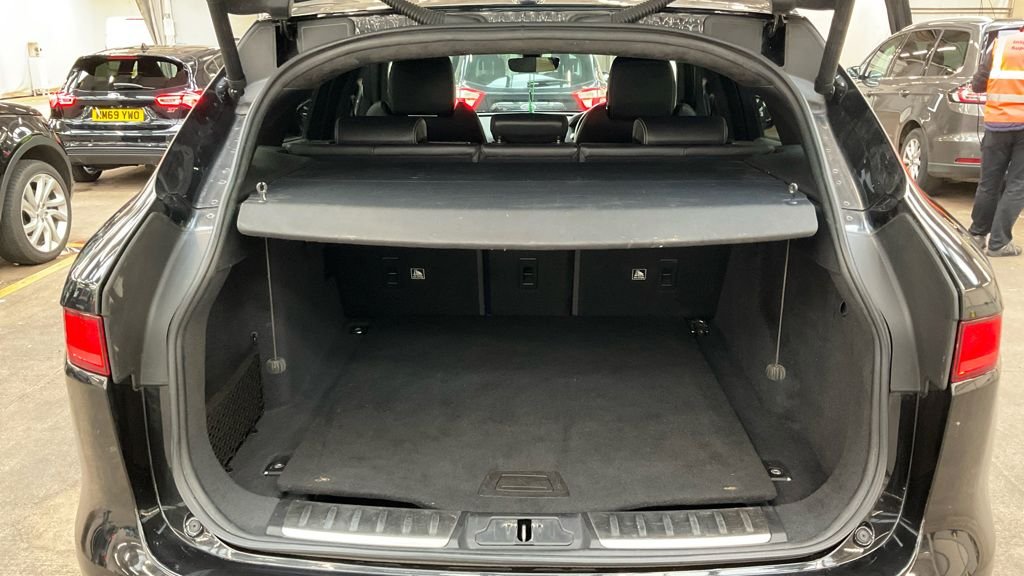Used Jaguar F-Pace 2019 for sale - 77835466: Photo 15