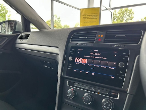 Used Volkswagen Golf 2019 for sale - 74806642: Photo 16