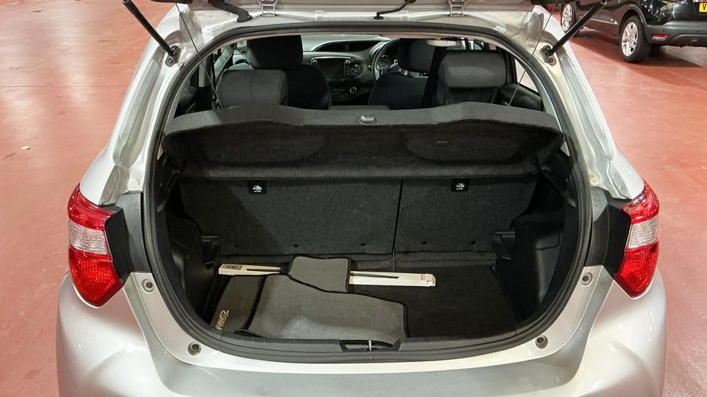 Used Toyota Yaris 2020 for sale - 76406846: Photo 13