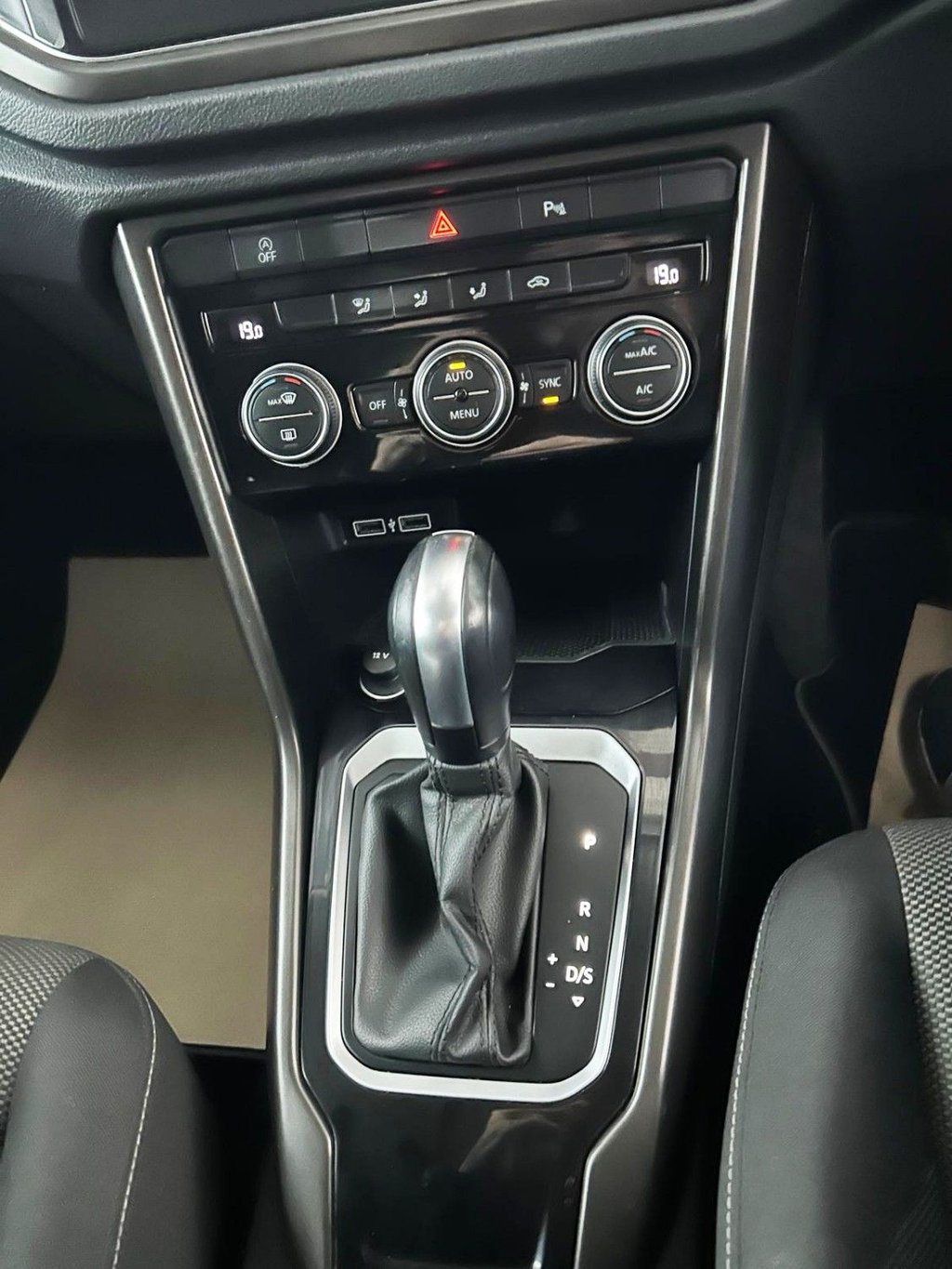 Used Volkswagen T-Roc 2019 for sale - 77498401: Photo 18