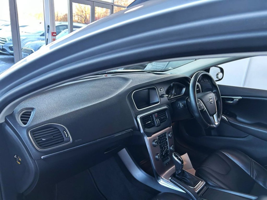 Used Volvo V40 Cross Country 2017 for sale - 76841417: Photo 15