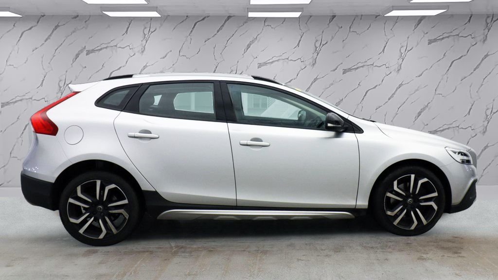 Used Volvo V40 Cross Country 2017 for sale - 76841417: Photo 6