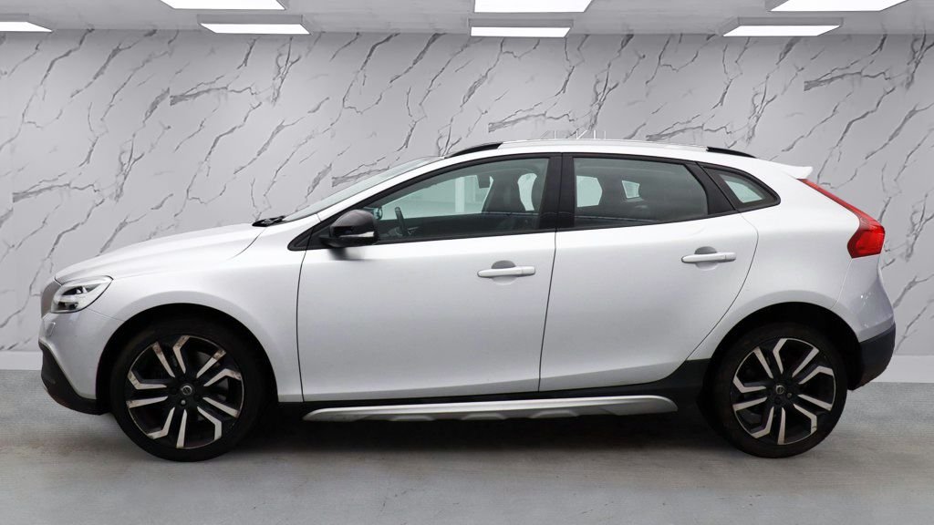 Used Volvo V40 Cross Country 2017 for sale - 76841417: Photo 7