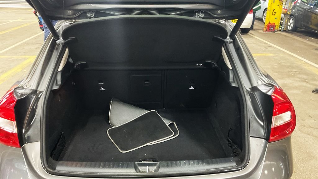 Used Mercedes-Benz GLA 2018 for sale - 76841558: Photo 11