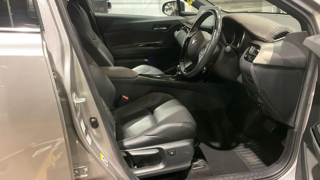 Used Toyota C-HR 2019 for sale - 76406847: Photo 11