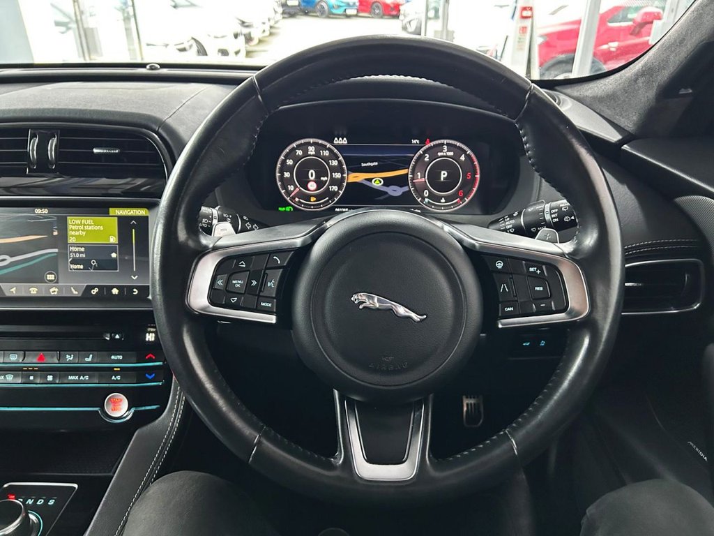 Used Jaguar F-Pace 2020 for sale - 77692936: Photo 22