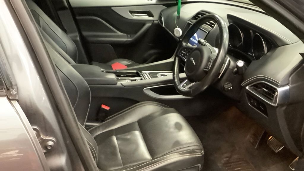 Used Jaguar F-Pace 2018 for sale - 77521570: Photo 13