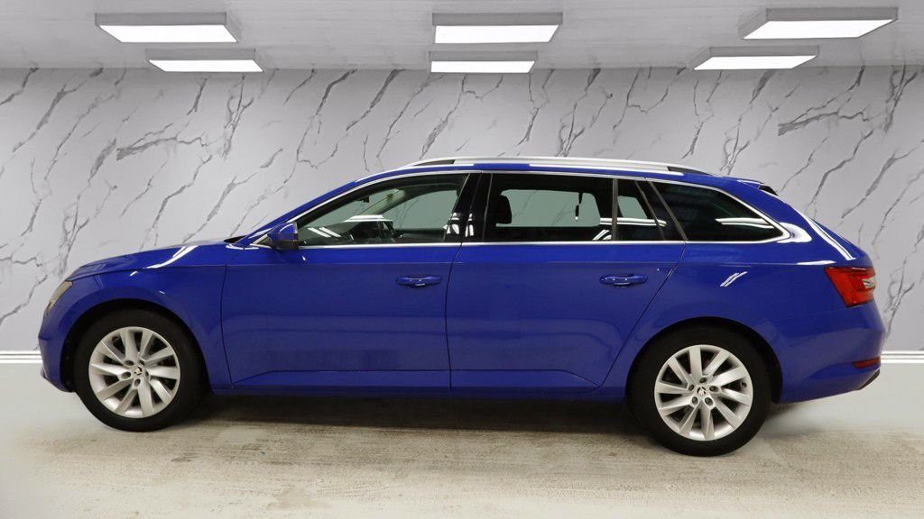 Used Skoda Superb 2022 for sale - 77507760: Photo 9