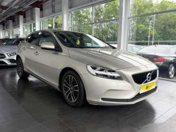 Used Volvo V40 2017 for sale - 75181301: Photo