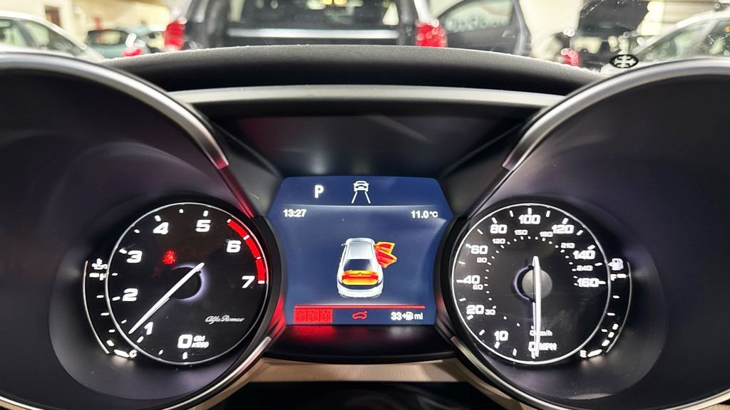 Used Alfa Romeo Giulia 2017 for sale - 77250627: Photo 10