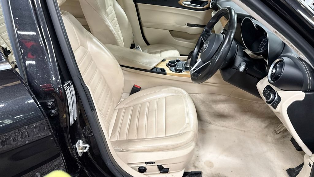 Used Alfa Romeo Giulia 2017 for sale - 77250627: Photo 11