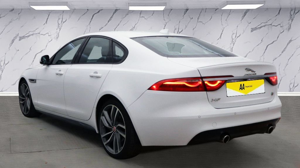 Used Jaguar XF 2016 for sale - 76883781: Photo 4