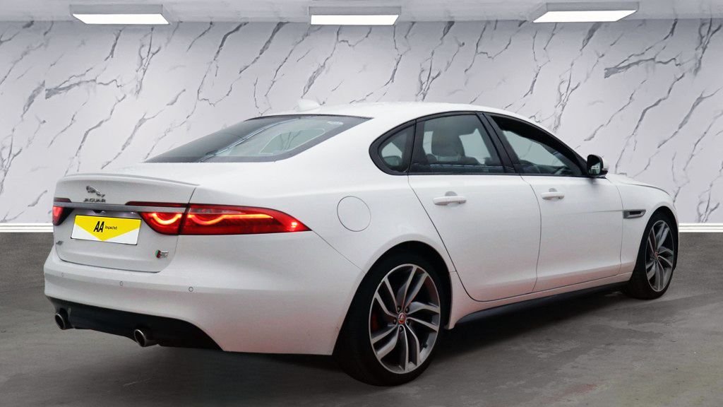 Used Jaguar XF 2016 for sale - 76883781: Photo 5