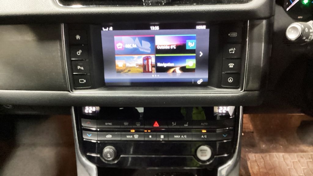 Used Jaguar XF 2016 for sale - 76883781: Photo 9