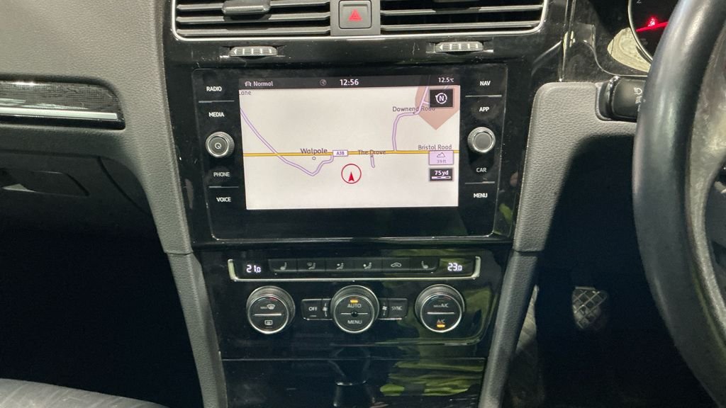 Used Volkswagen Golf 2019 for sale - 76406855: Photo 9