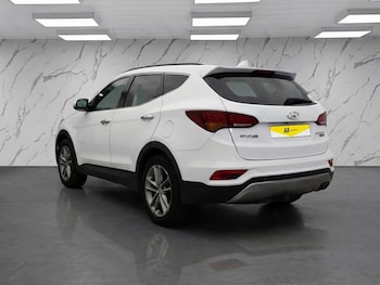 Used Hyundai Santa Fe 2017 for sale - 77227438: Photo