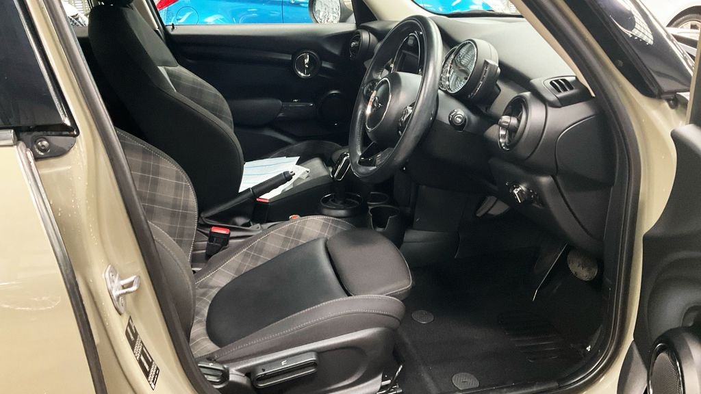 Used MINI Hatch 2018 for sale - 76901129: Photo 11