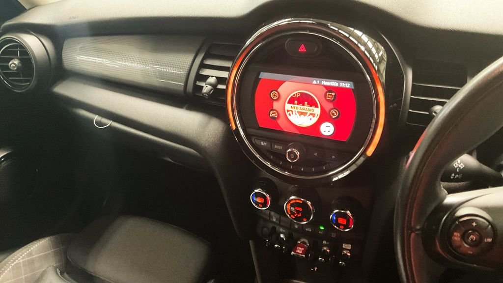 Used MINI Hatch 2018 for sale - 76901129: Photo 9