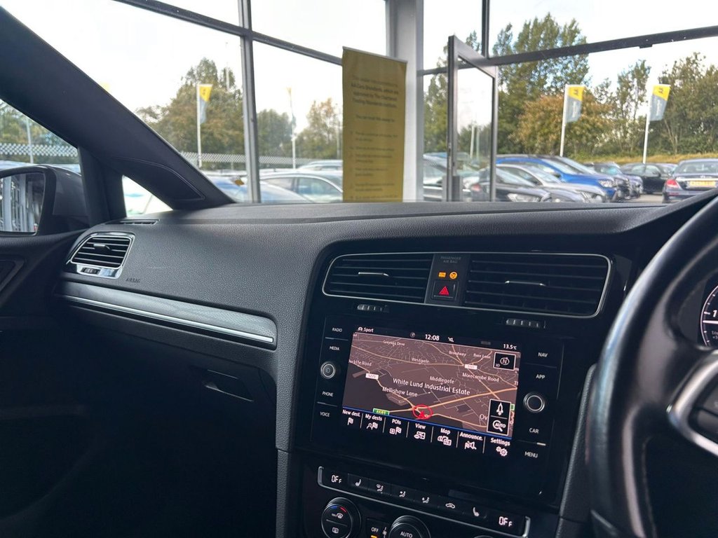 Used Volkswagen Golf 2018 for sale - 76454064: Photo 16