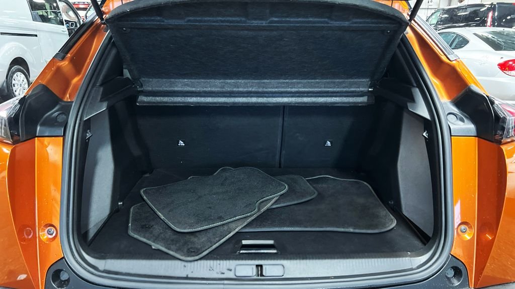 Used Peugeot 2008 2021 for sale - 76686528: Photo 12