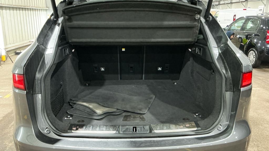 Used Jaguar F-Pace 2018 for sale - 77263757: Photo 13