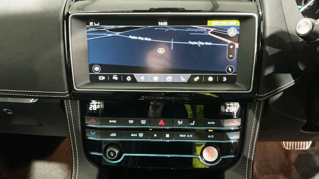 Used Jaguar F-Pace 2018 for sale - 77263757: Photo 9