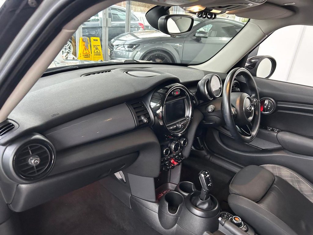 Used MINI Hatch 2018 for sale - 76841407: Photo 14