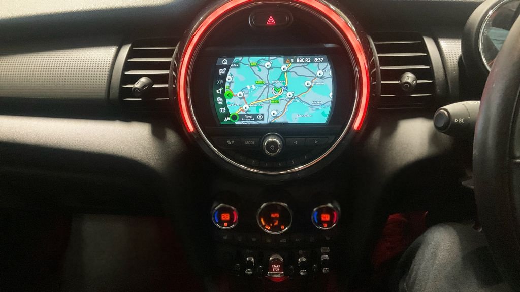 Used MINI Hatch 2018 for sale - 76841407: Photo 9