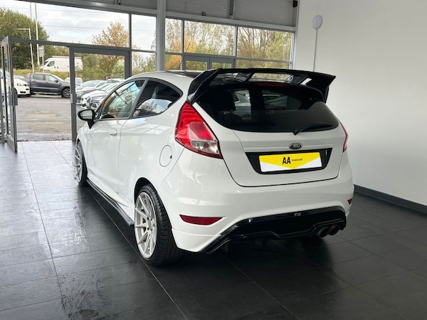 Used Ford Fiesta 2013 for sale - 76256325: Photo 9