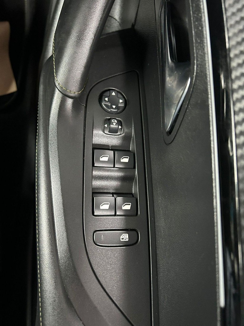 Used Peugeot E-2008 2022 for sale - 76406859: Photo 21