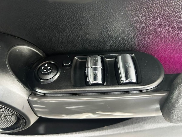 Used MINI Convertible 2019 for sale - 75207119: Photo 24