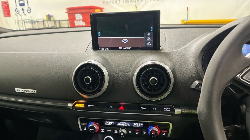 Used Audi RS3 2018 for sale - 77850425: Photo 11