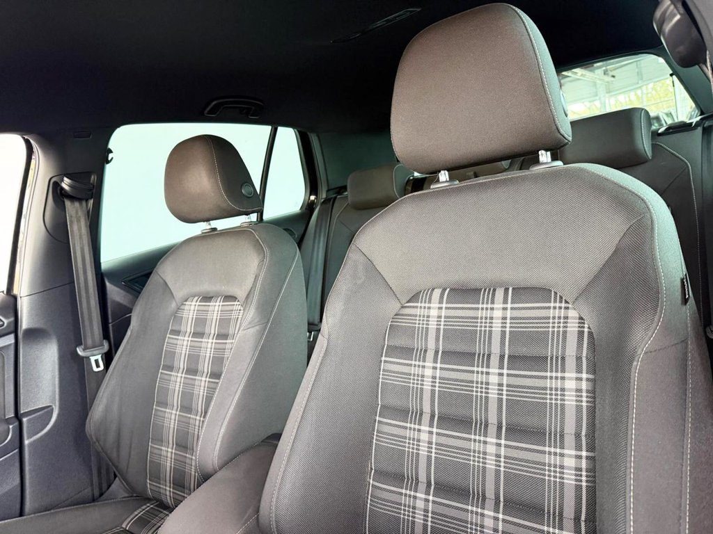 Used Volkswagen Golf 2017 for sale - 77890877: Photo 15