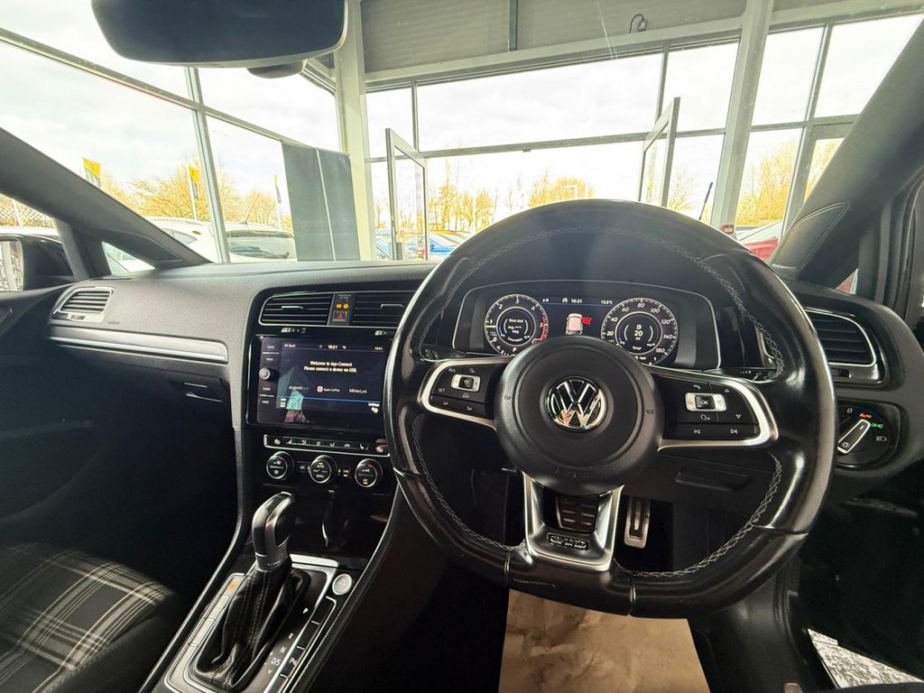 Used Volkswagen Golf 2017 for sale - 77890877: Photo 20