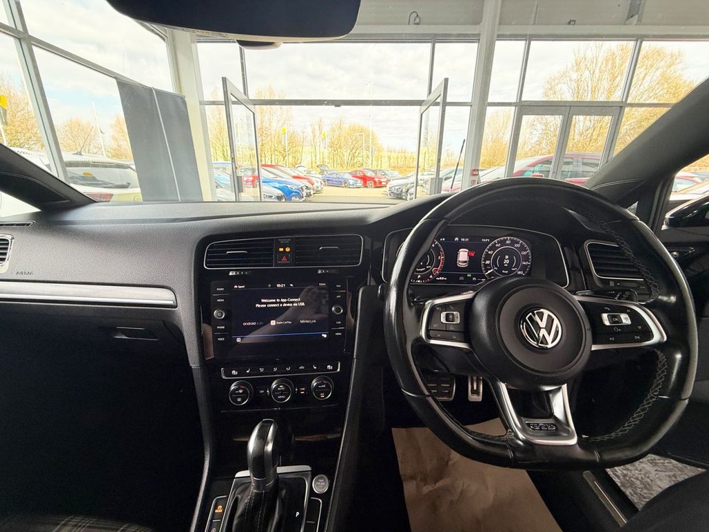 Used Volkswagen Golf 2017 for sale - 77890877: Photo 21