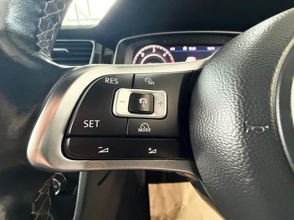 Used Volkswagen Golf 2017 for sale - 77890877: Photo 23