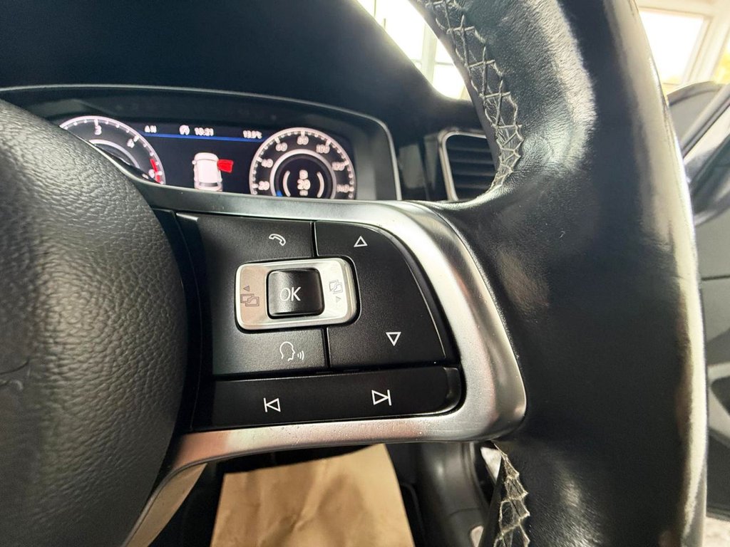 Used Volkswagen Golf 2017 for sale - 77890877: Photo 25