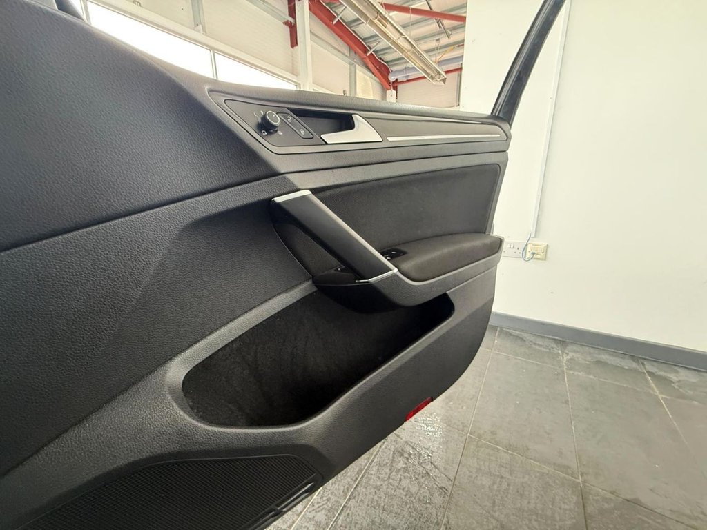 Used Volkswagen Golf 2017 for sale - 77890877: Photo 26