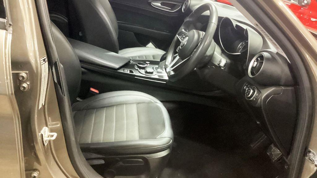 Used Alfa Romeo Giulia 2018 for sale - 77384469: Photo 13