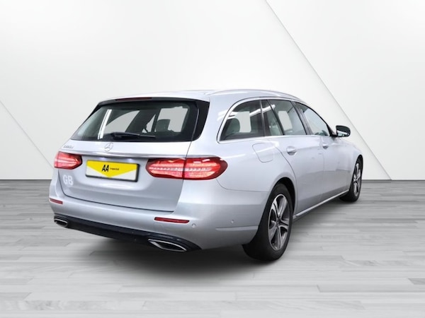 Used Mercedes-Benz E-Class 2019 for sale - 76172993: Photo 4