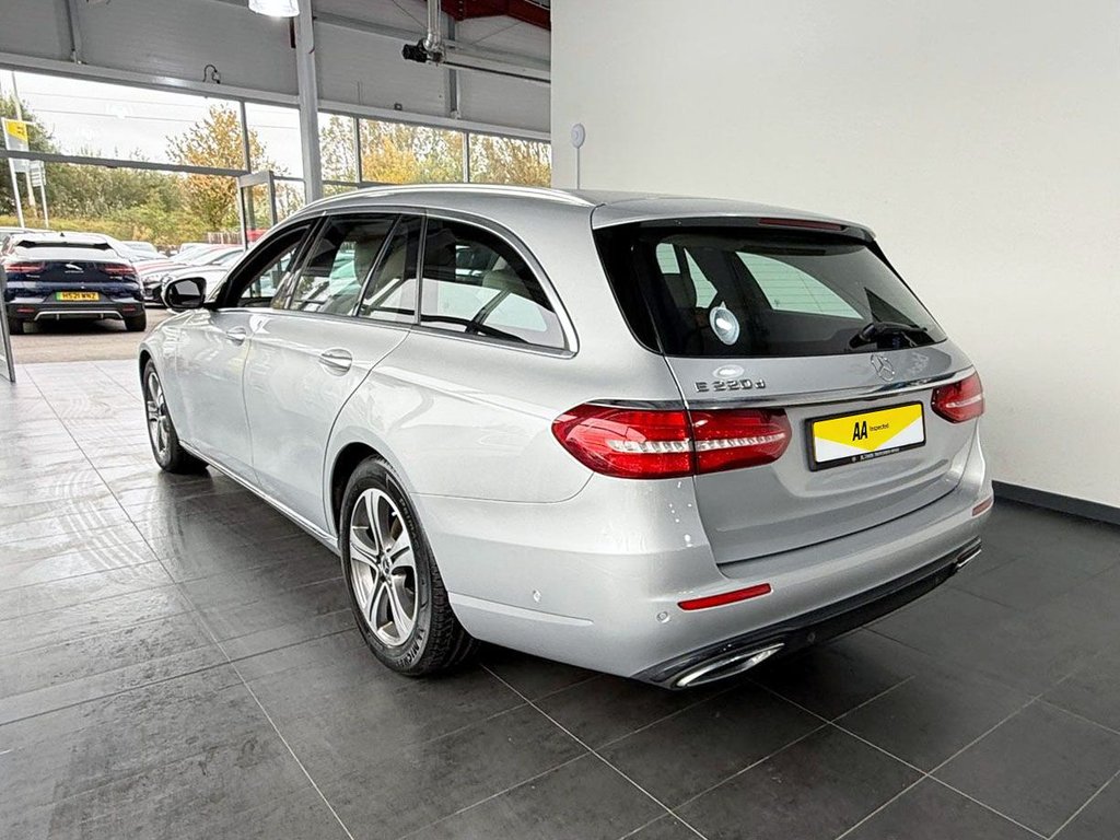 Used Mercedes-Benz E Class 2019 for sale - 76172993: Photo 9