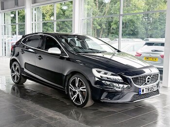 Used Volvo V40 2018 for sale - 78986131: Photo
