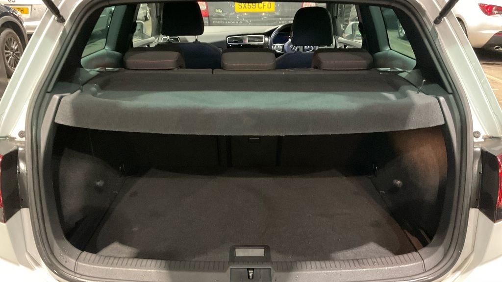 Used Volkswagen Golf 2019 for sale - 77370071: Photo 9