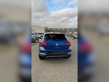 Used Volkswagen T-Roc 2018 for sale - 76437317: Photo