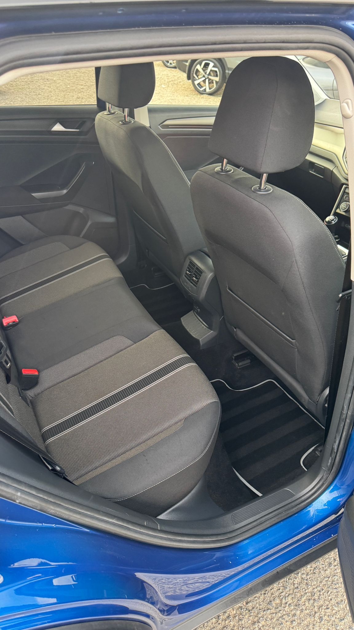 Used Volkswagen T-Roc 2018 for sale - 76437317: Photo 8