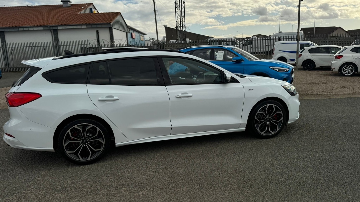 Used Ford Focus 2020 for sale - 78133384: Photo 2