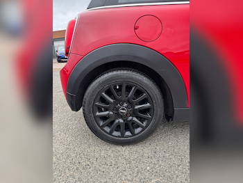 Used MINI Hatch 2018 for sale - 76437336: Photo