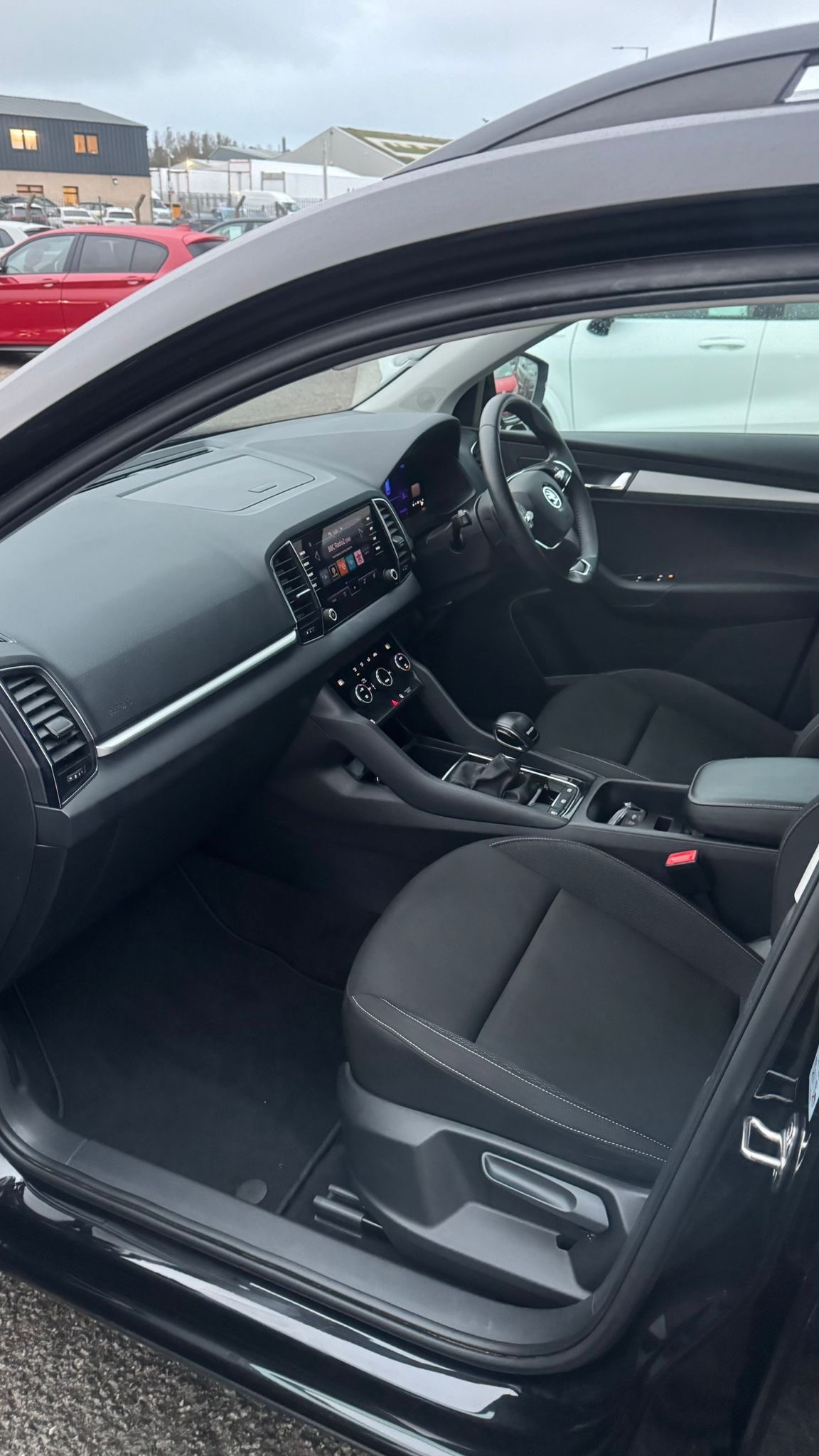 Used Skoda Karoq 2023 for sale - 76404499: Photo 2