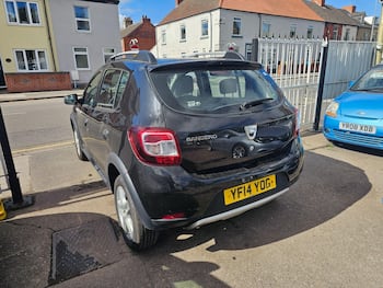 Used Dacia Sandero Stepway 2014 for sale - 79860991: Photo
