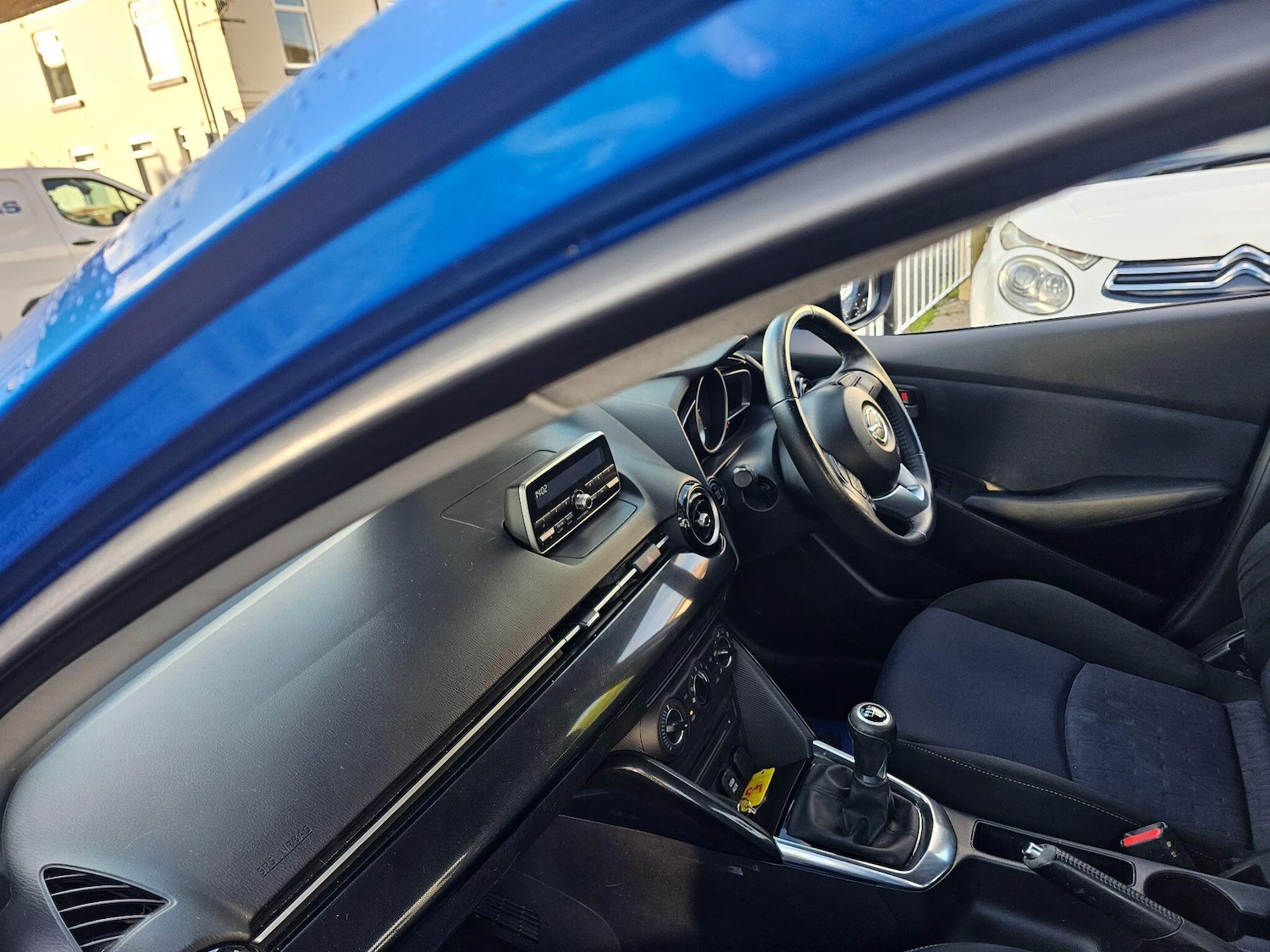 Used Mazda Mazda2 2015 for sale - 77344533: Photo 17